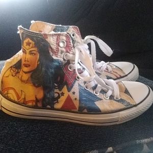 Wonder Woman Converse